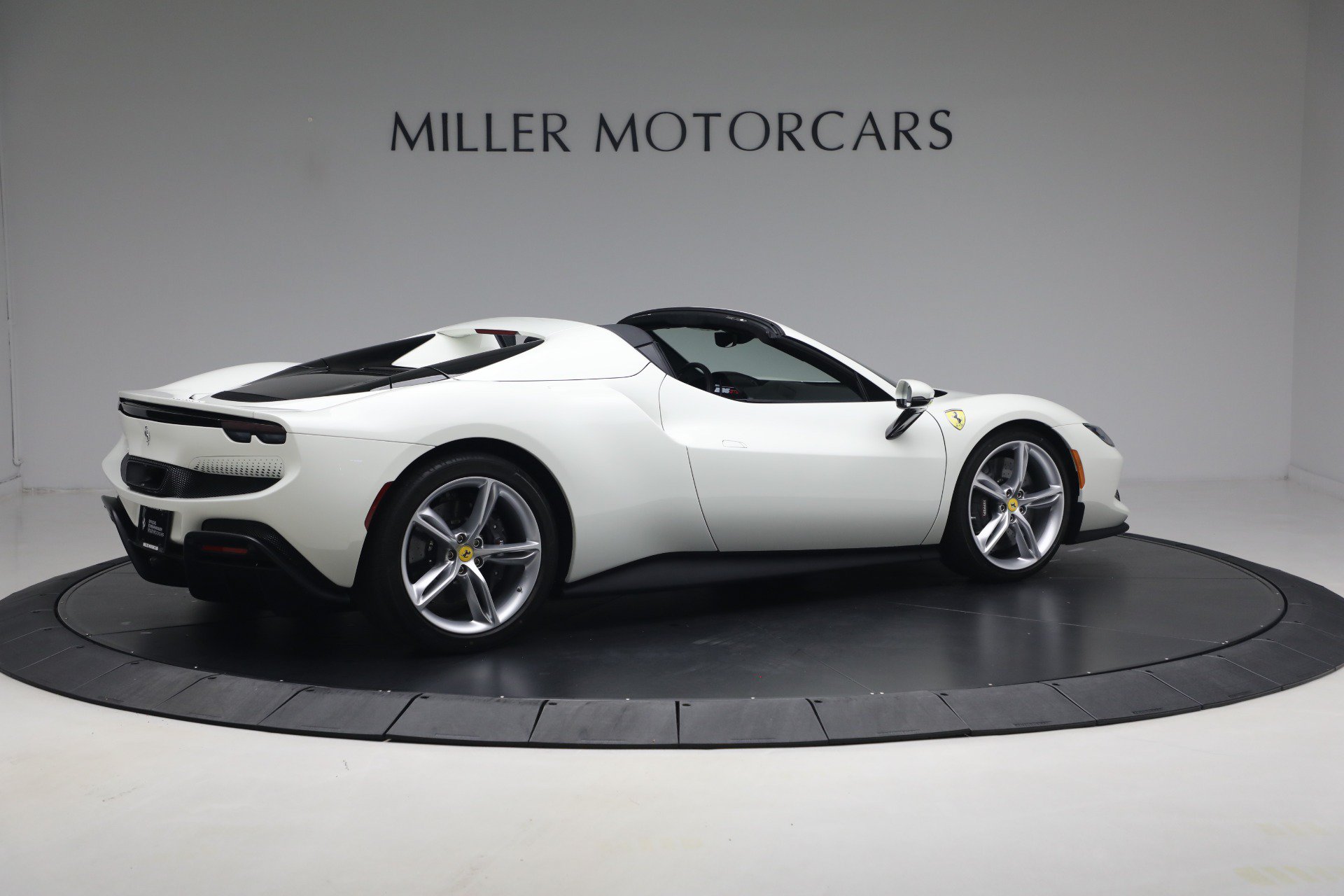 Used 2025 Ferrari 296 GTS RWD image 8
