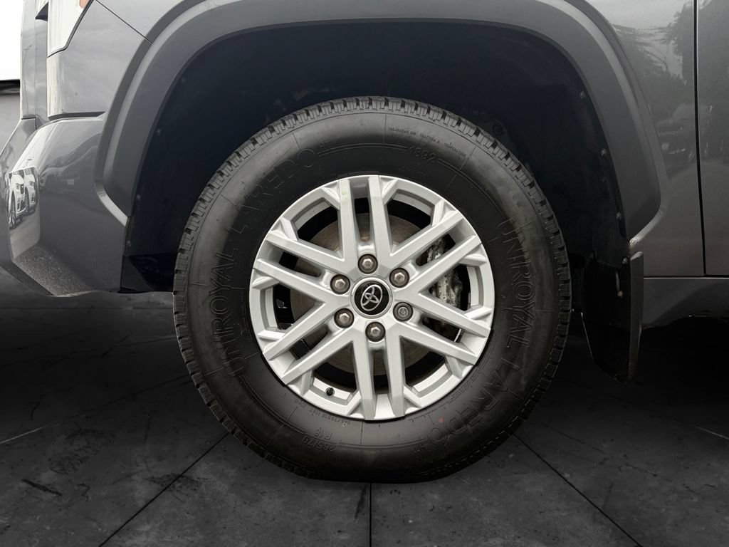 Used 2022 Toyota Tundra SR5 AWD/4WD image 14