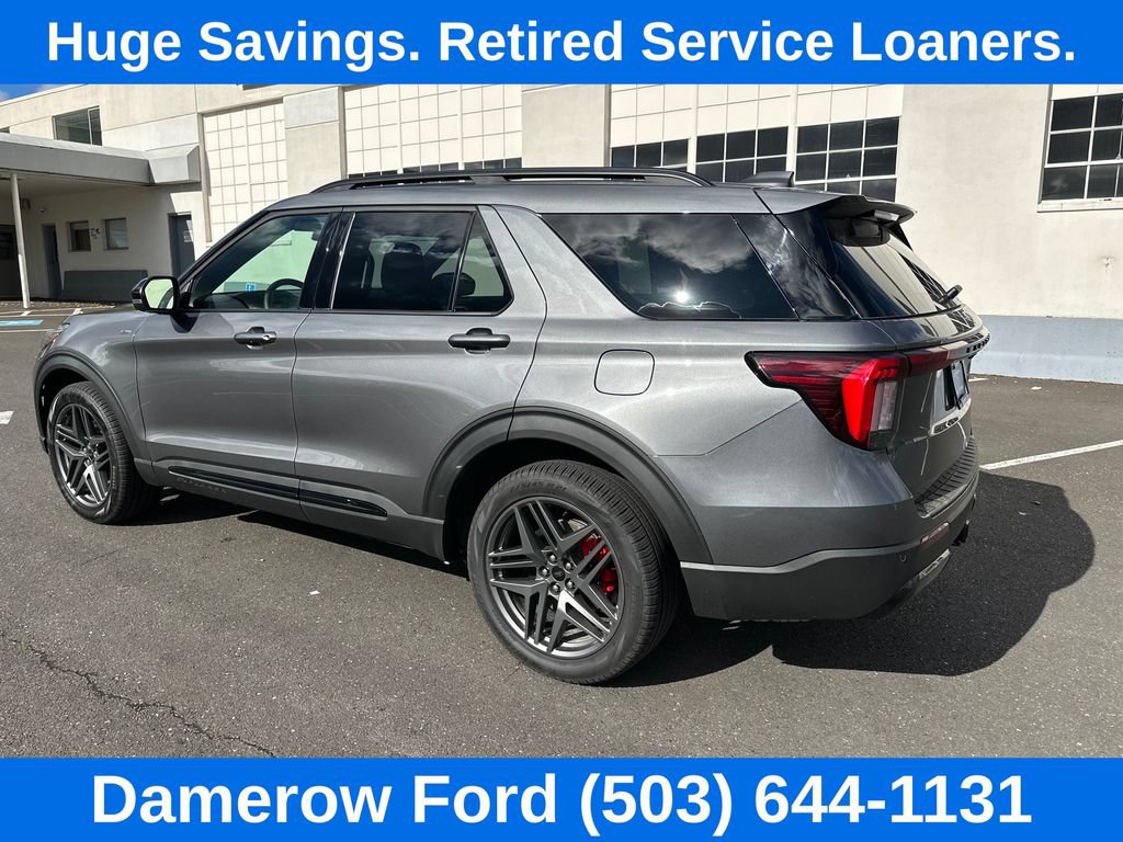 Used 2026 Ford Explorer ST-Line w/ ST-Line Street Pack AWD/4WD image 4