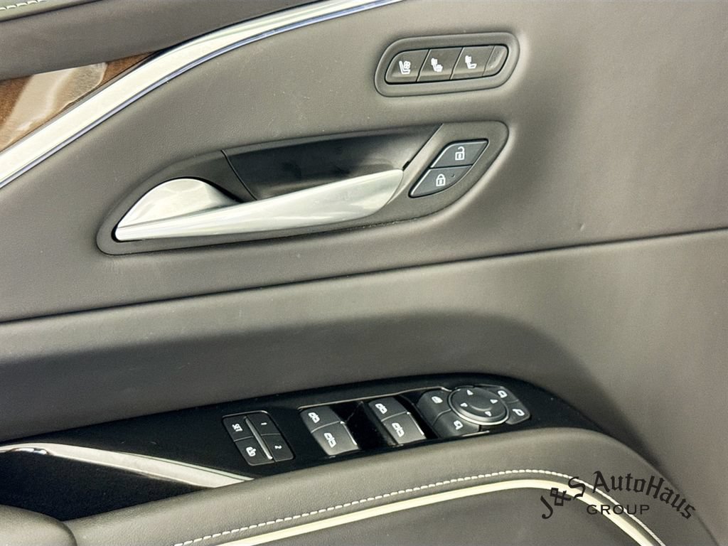Used 2024 Cadillac Escalade Sport Platinum w/ LPO, ONYX Package AWD/4WD image 24