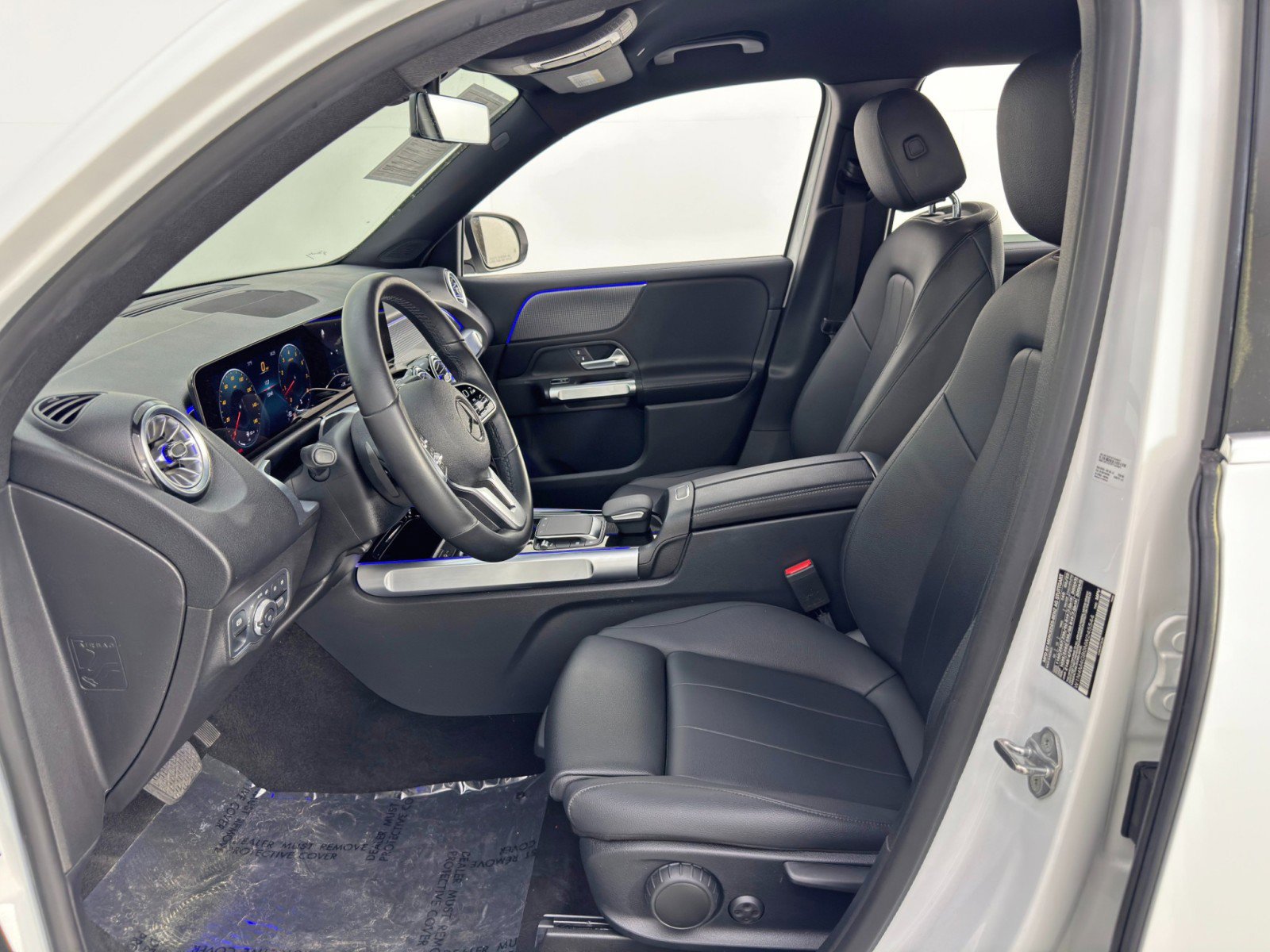 Used 2022 Mercedes-Benz GLB 250 w/ Premium Package Lite image 15