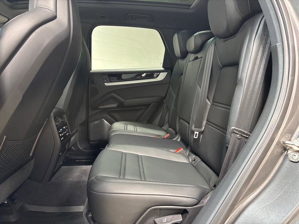 Used 2025 Porsche Cayenne S image 29