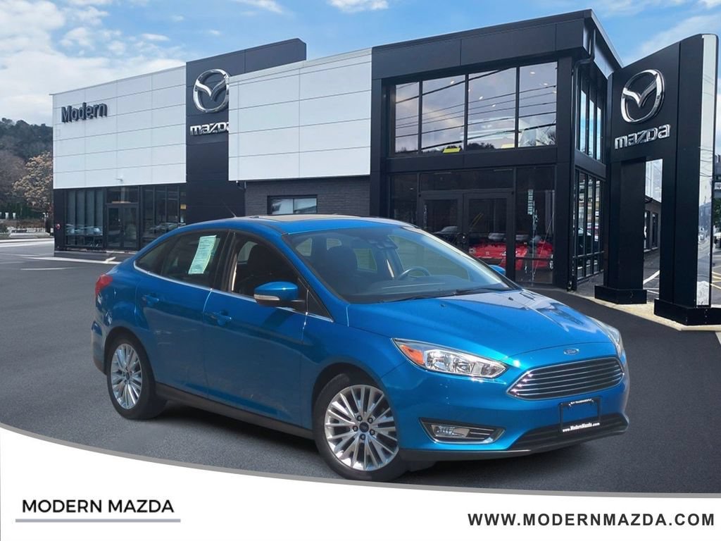 Used 2017 Ford Focus Titanium w/ Titanium Technology Package FWD image 1