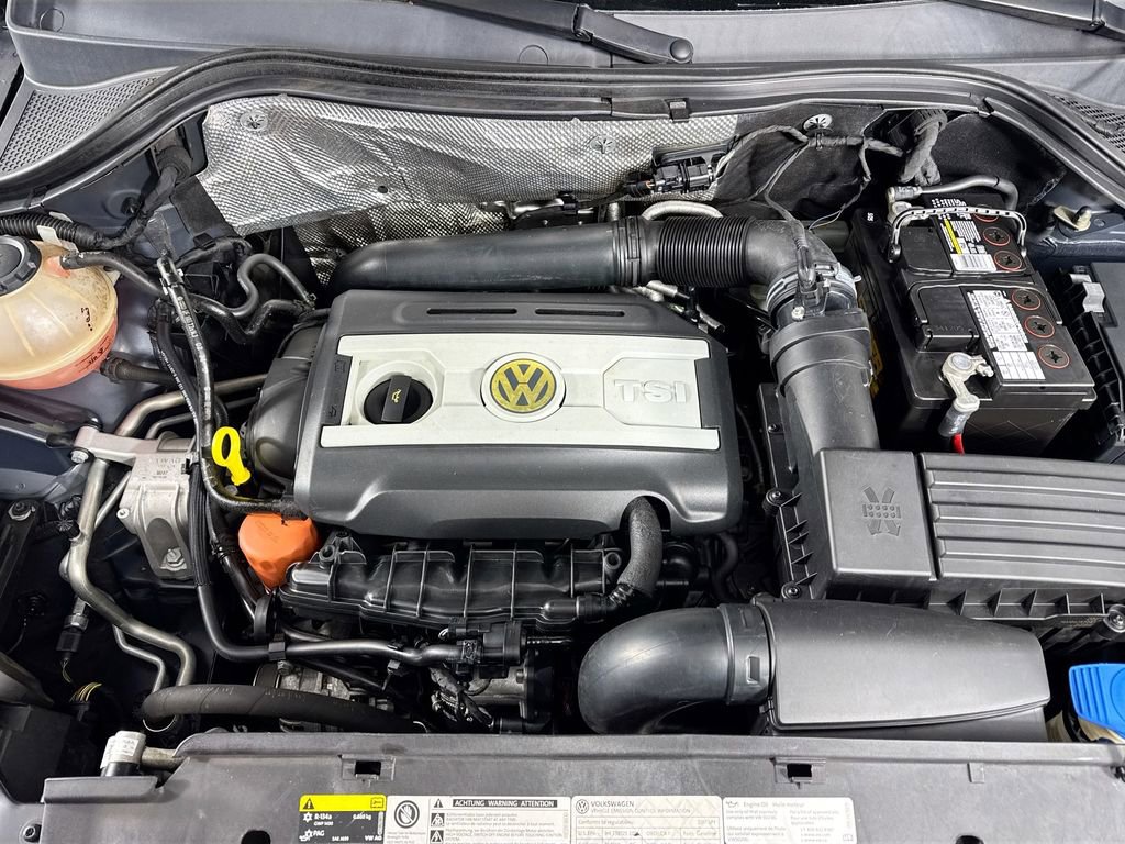 Used 2017 Volkswagen Tiguan Limited w/ Premium Package image 32