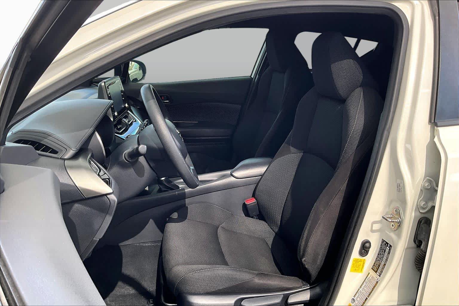Used 2019 Toyota C-HR LE FWD image 8