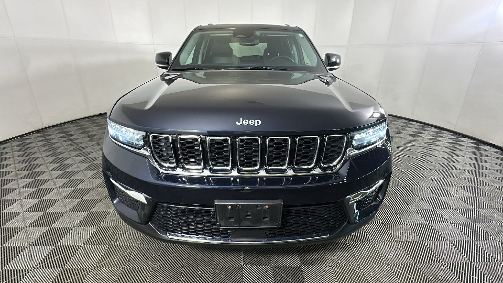 Used 2024 Jeep Grand Cherokee Limited 4xe AWD/4WD image 8