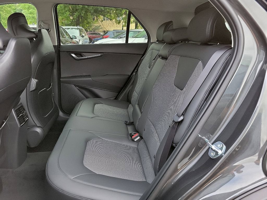 New 2025 Kia Niro EX image 5