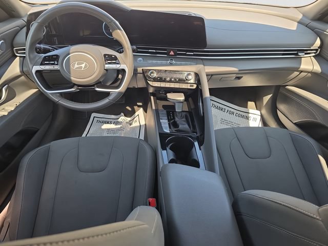 Used 2025 Hyundai Elantra SEL FWD image 10