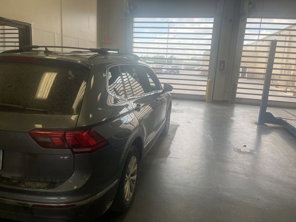 Used 2018 Volkswagen Tiguan SE FWD image 10