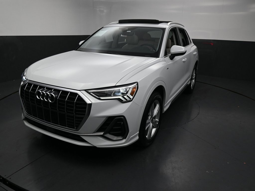 Used 2024 Audi Q3 2.0T Premium w/ Convenience Package image 11