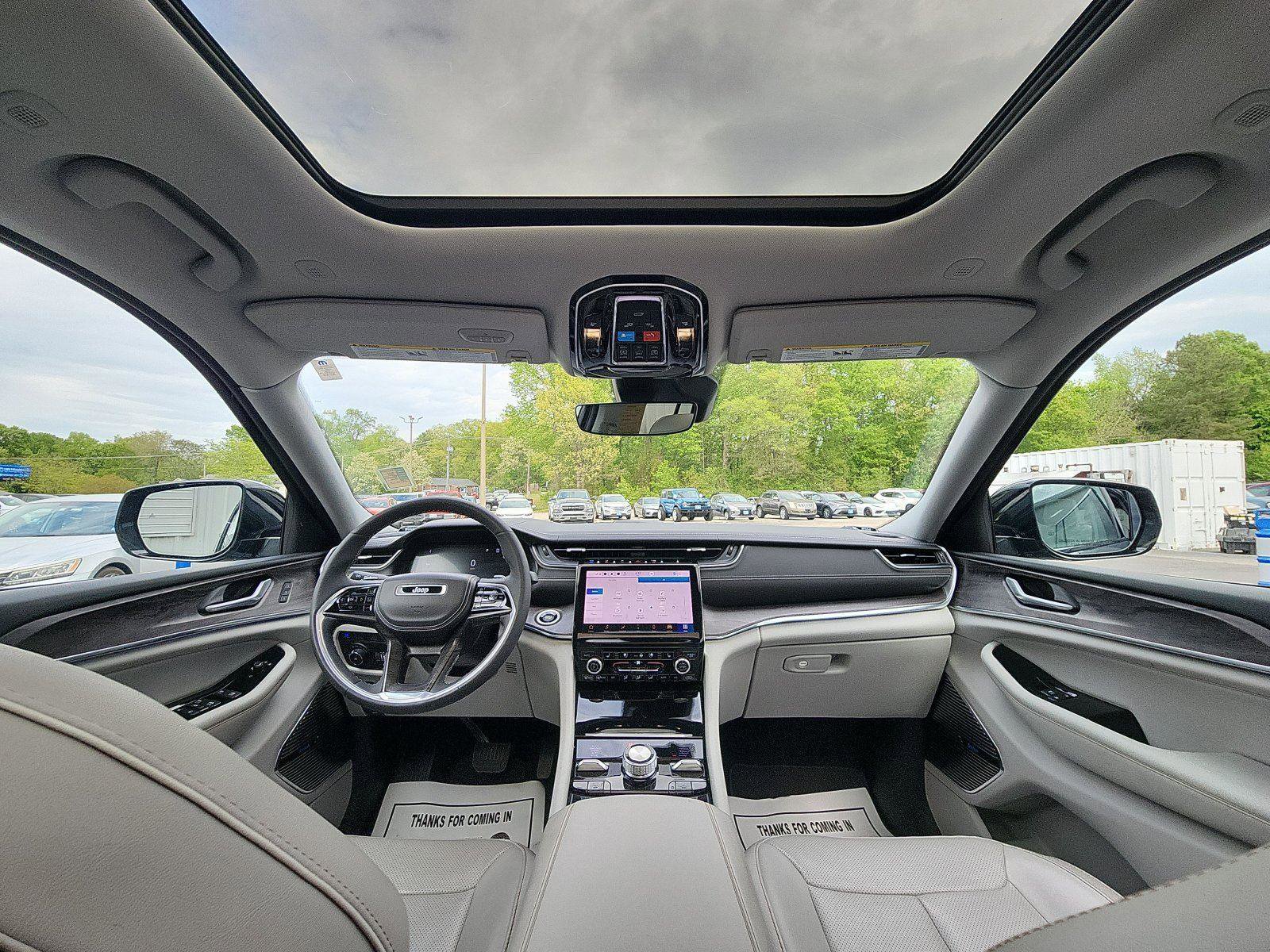 Used 2022 Jeep Grand Cherokee Overland image 25
