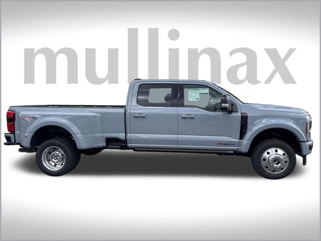 New 2026 Ford F450 Platinum w/ FX4 Off-Road Package image 3