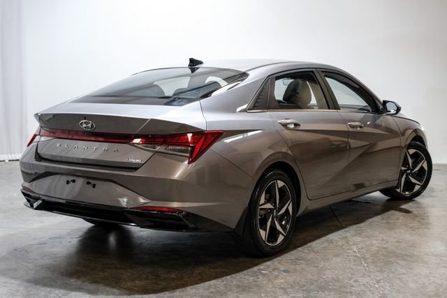 Used 2023 Hyundai Elantra Limited FWD image 11