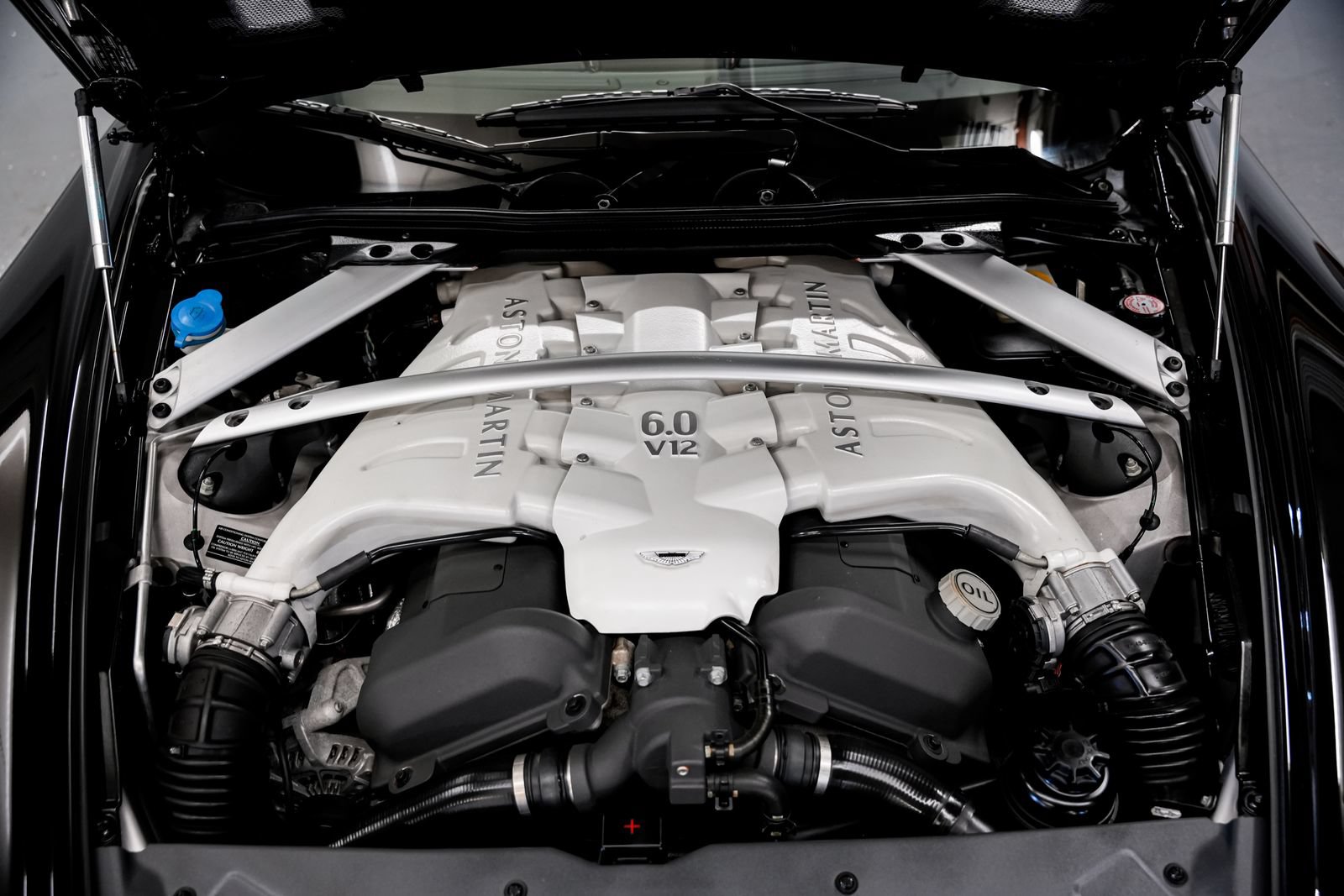 Used 2009 Aston Martin DBS Coupe RWD image 39