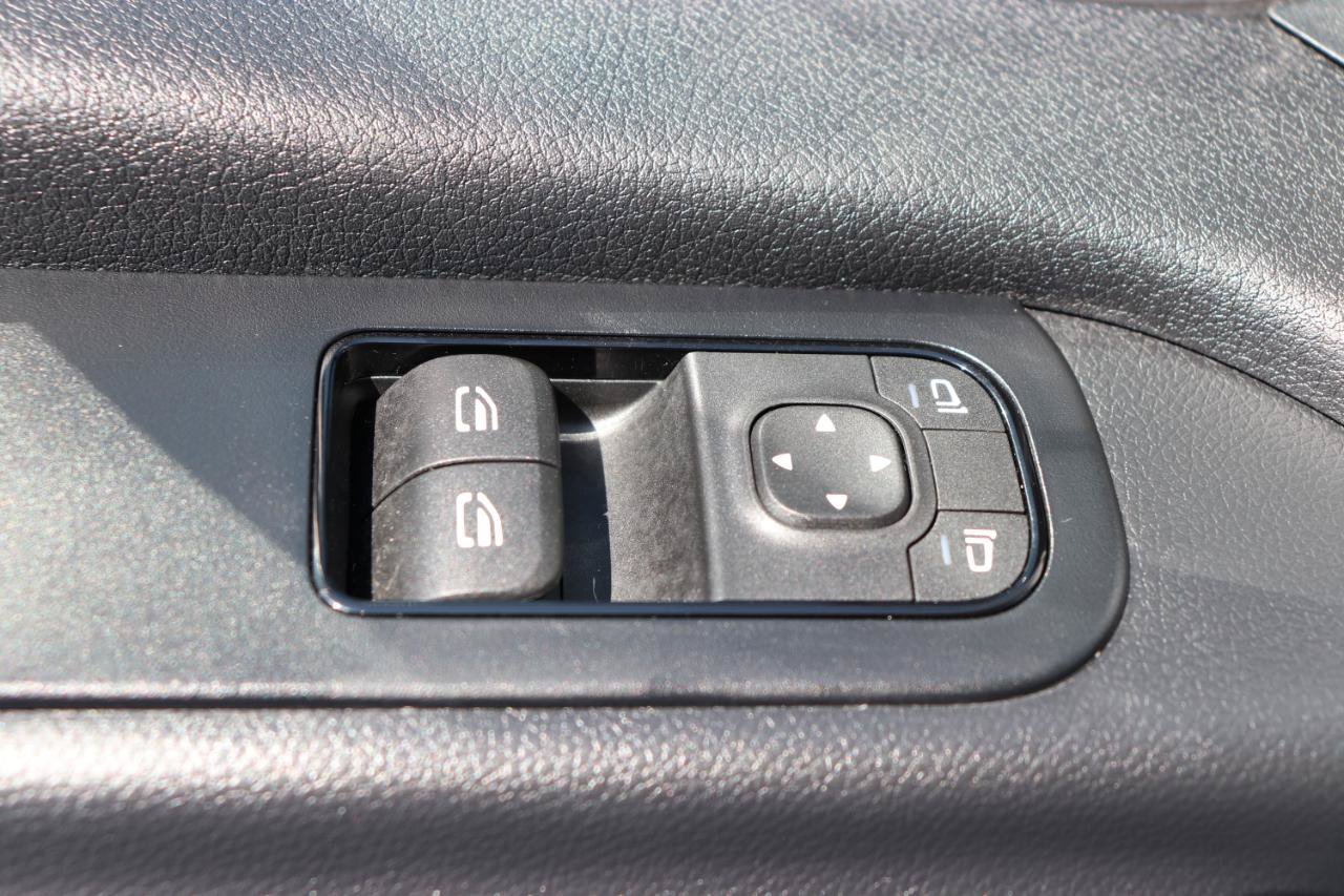 Used 2025 Mercedes-Benz Sprinter 2500 image 43