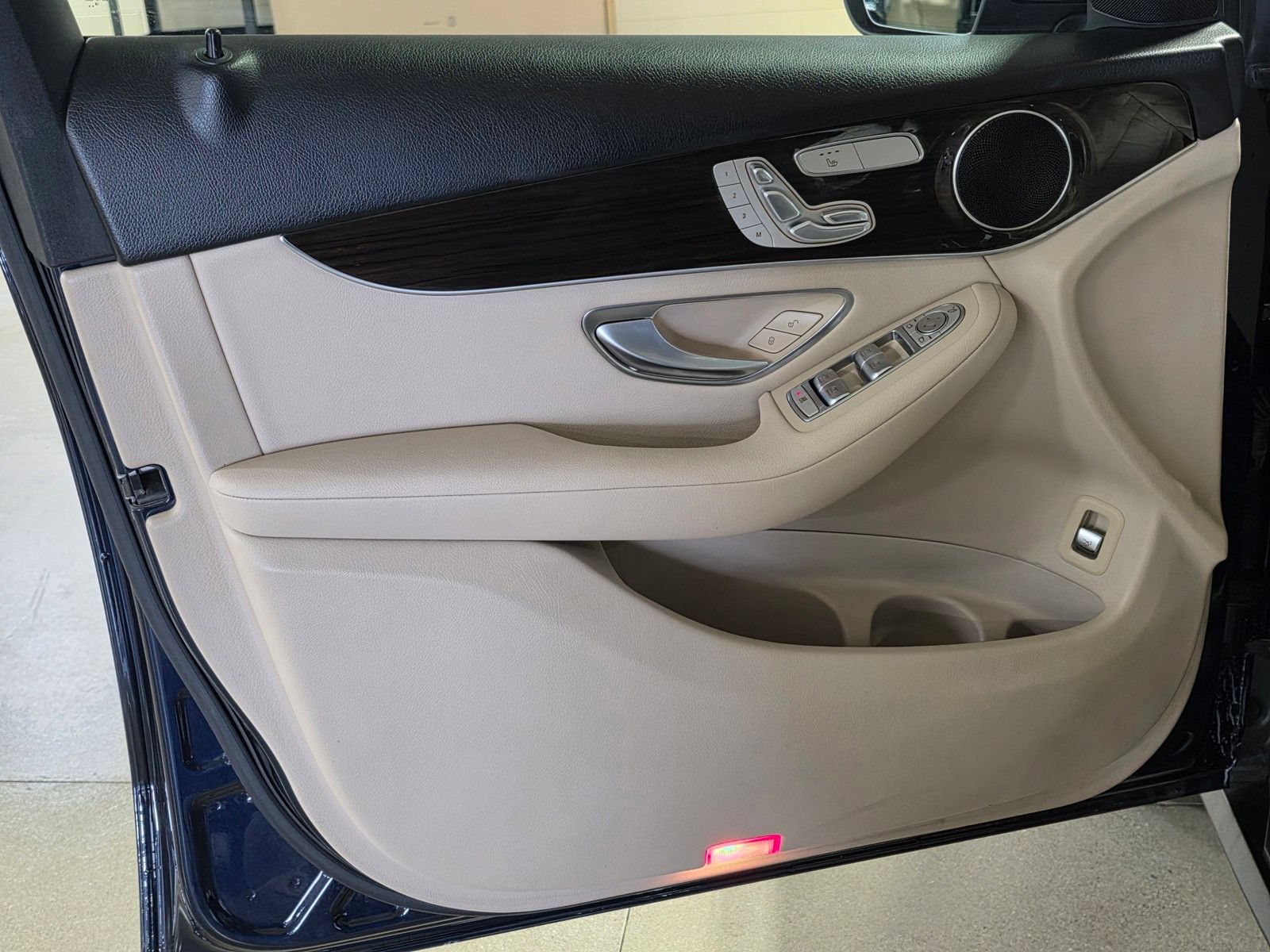 Used 2019 Mercedes-Benz GLC 300 image 15