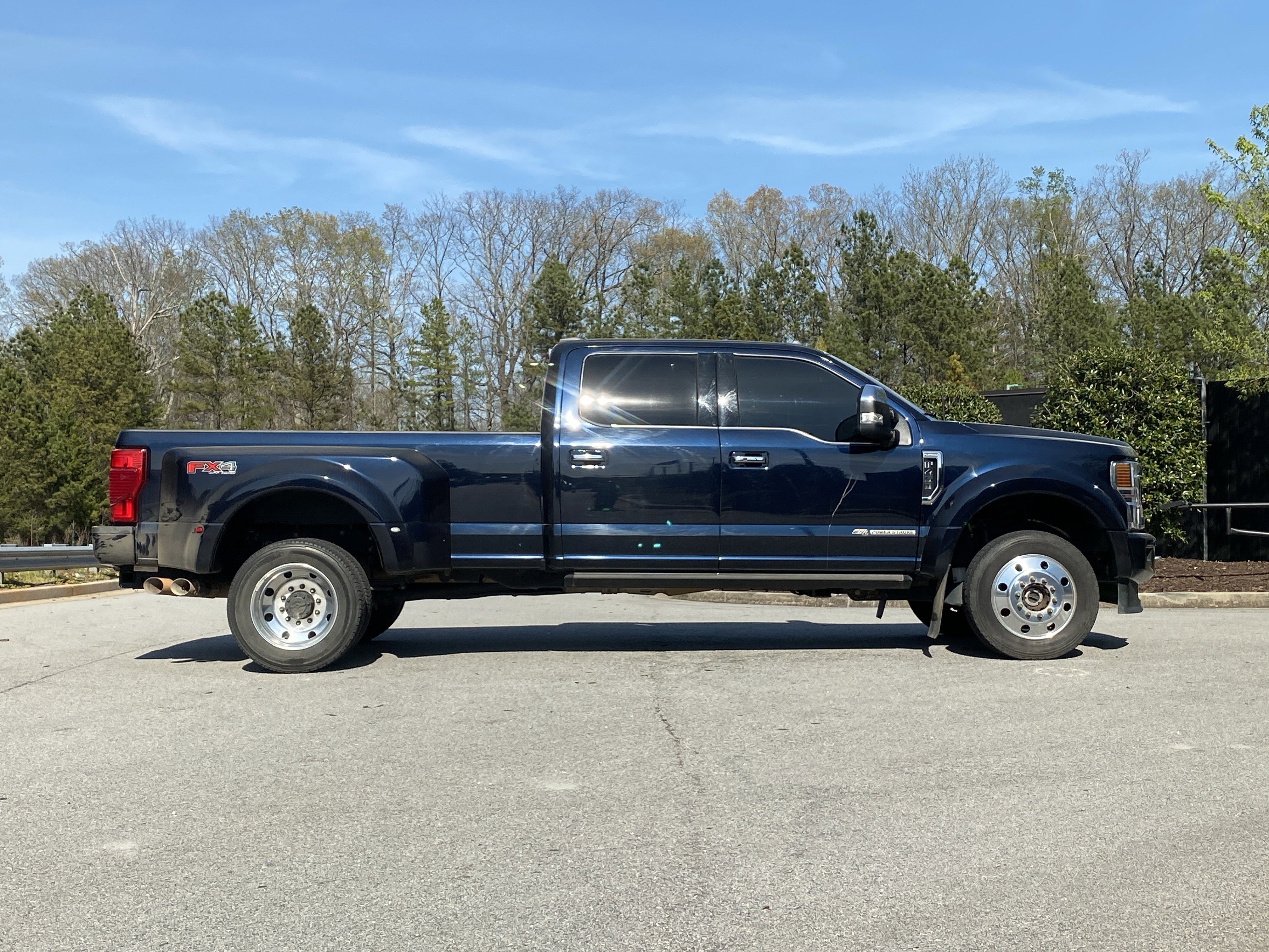 Used 2022 Ford F450 Platinum w/ FX4 Off-Road Package image 5