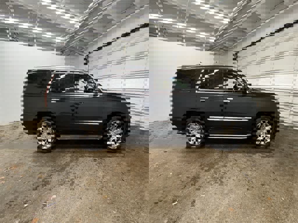 Used 2015 Cadillac Escalade Luxury image 7