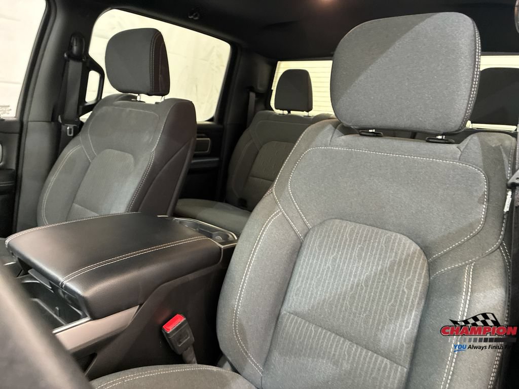 Used 2022 RAM 1500 Big Horn AWD/4WD image 16