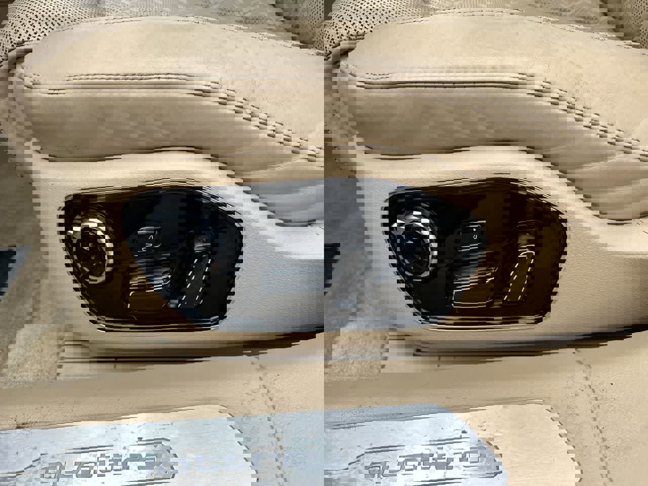 Used 2015 Audi A8 L 3.0T w/ Premium Package image 22