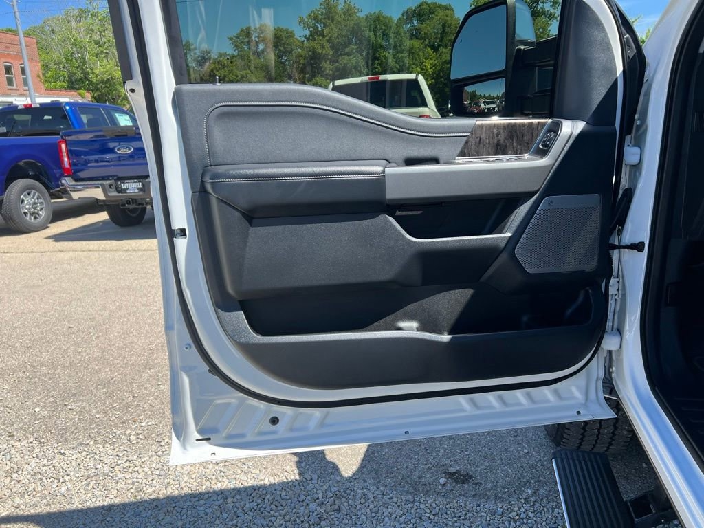 Used 2024 Ford F250 Lariat w/ Lariat Ultimate Package AWD/4WD image 10