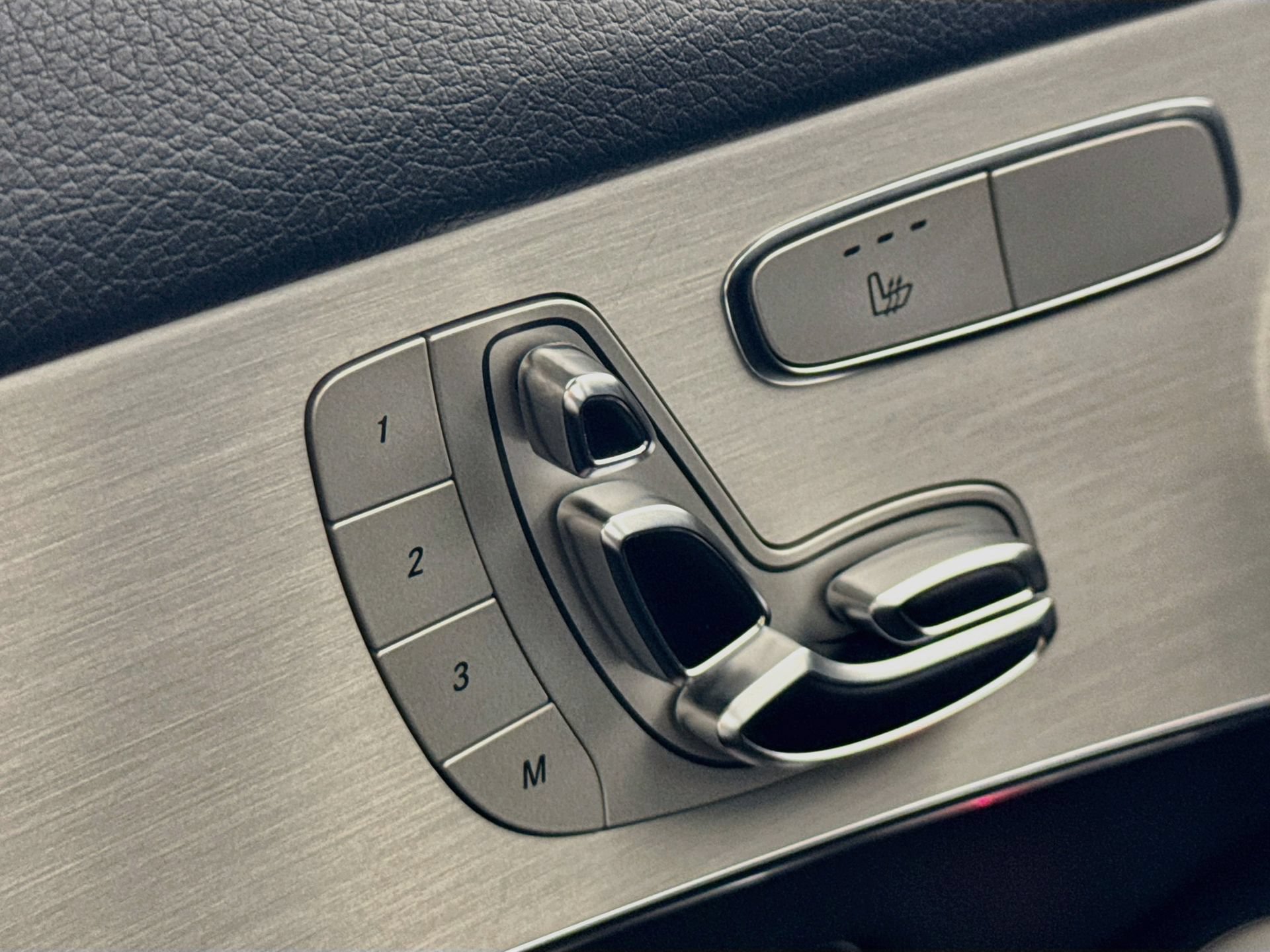 Certified 2019 Mercedes-Benz GLC 300 image 22