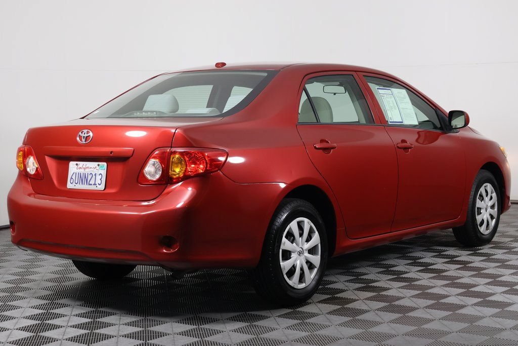 Used 2010 Toyota Corolla LE FWD image 4