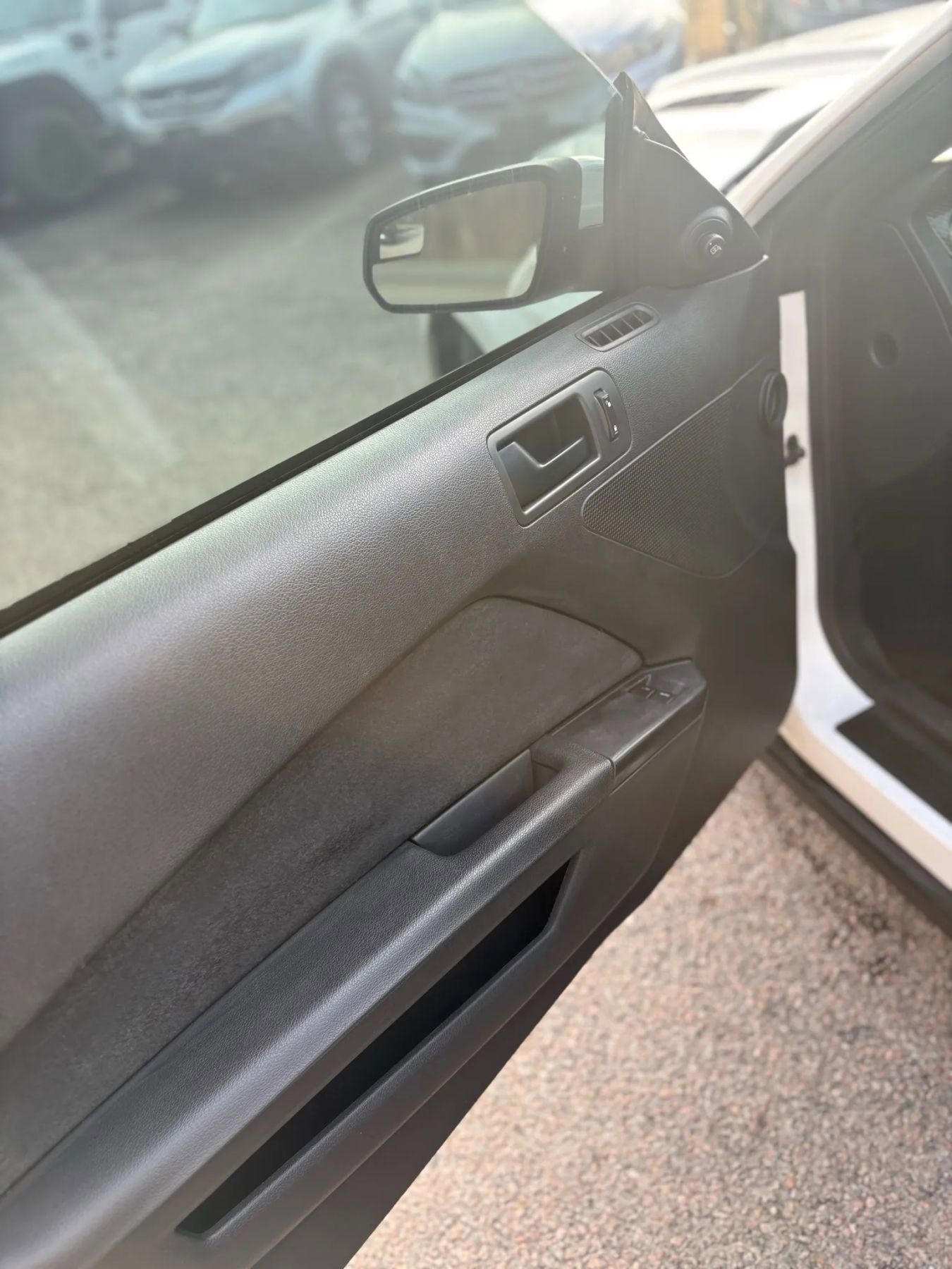 Used 2011 Ford Mustang GT Premium image 29