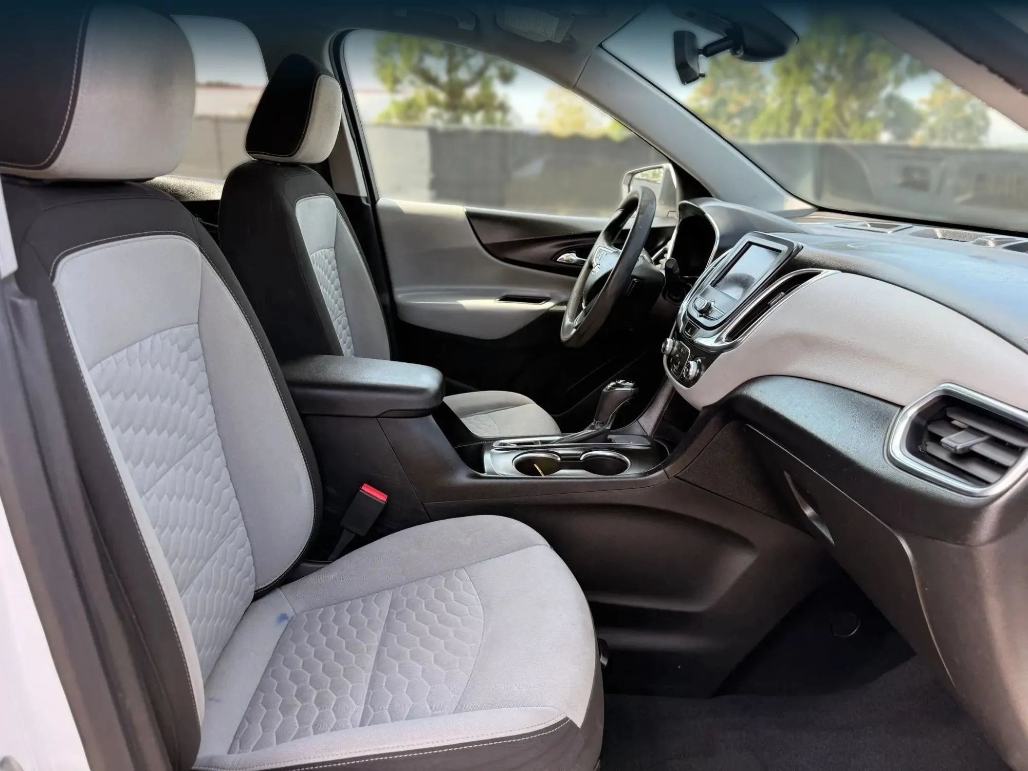 Used 2020 Chevrolet Equinox LT FWD image 18