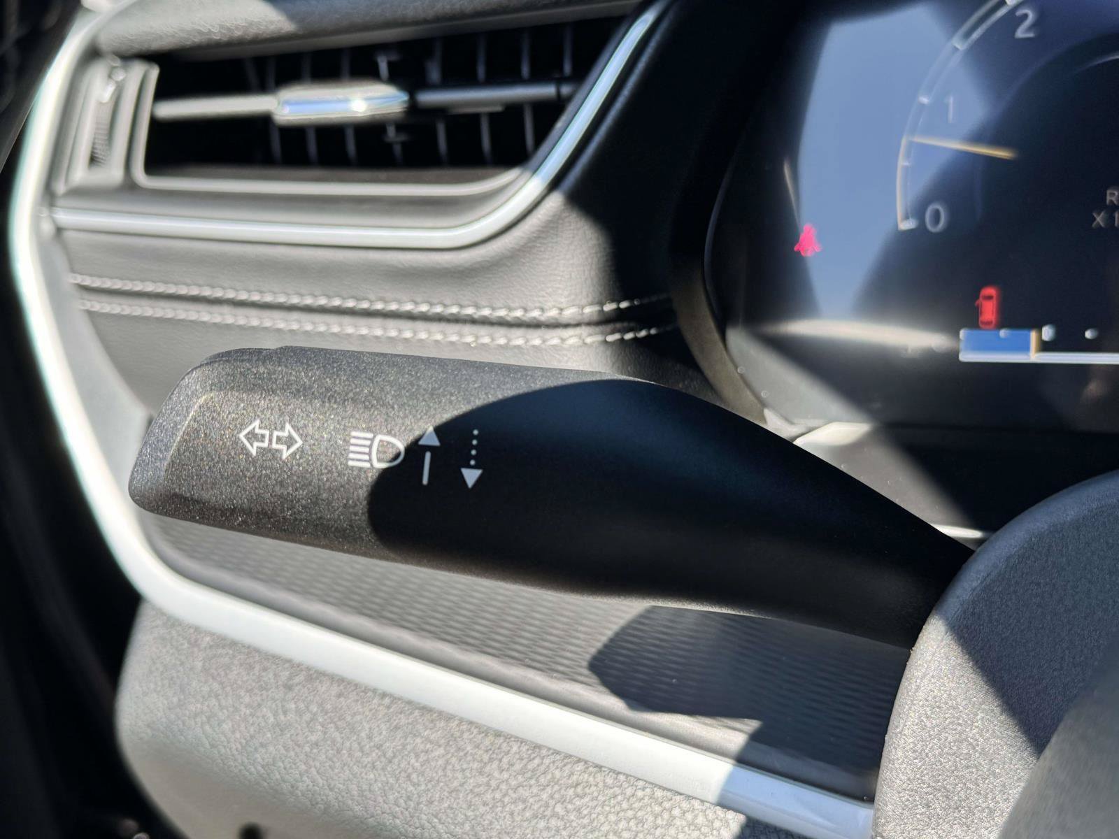 New 2025 Jeep Grand Cherokee Altitude AWD/4WD image 10