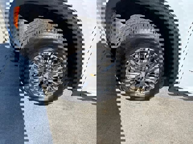 Certified 2025 Chevrolet Traverse LT image 28