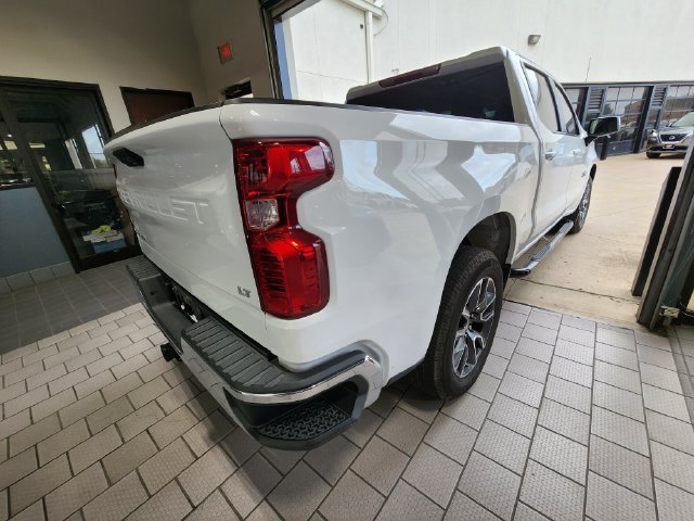 Used 2022 Chevrolet Silverado 1500 LT RWD image 4
