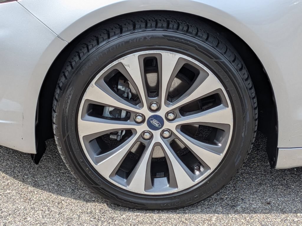 Used 2019 Ford Fusion SE AWD/4WD image 15