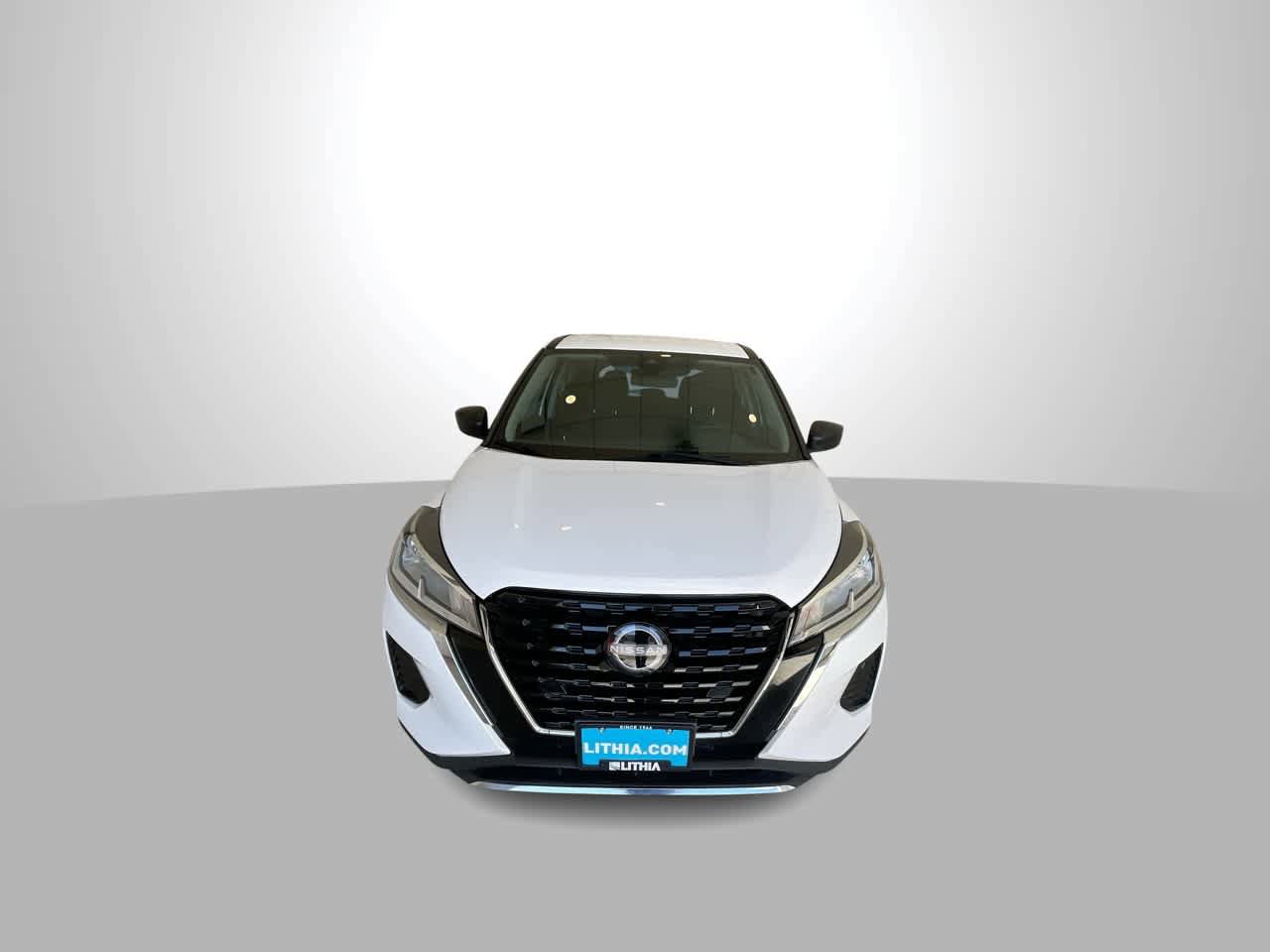 Used 2022 Nissan Kicks S FWD image 3
