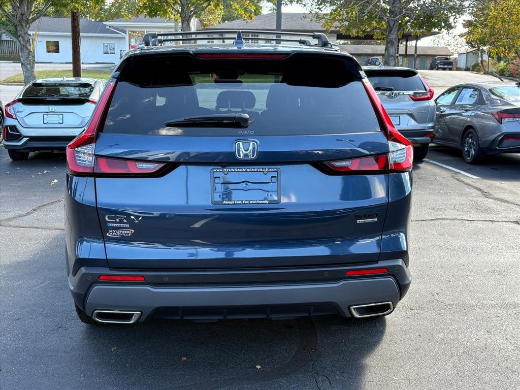 Used 2024 Honda CR-V Sport Touring image 4