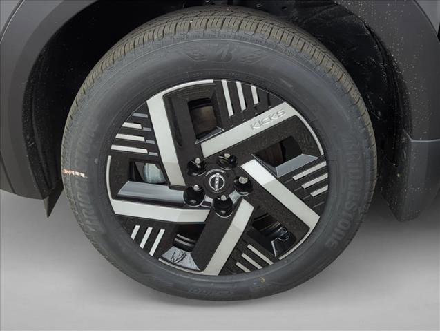 New 2026 Nissan Kicks SV w/ Charging Package image 20