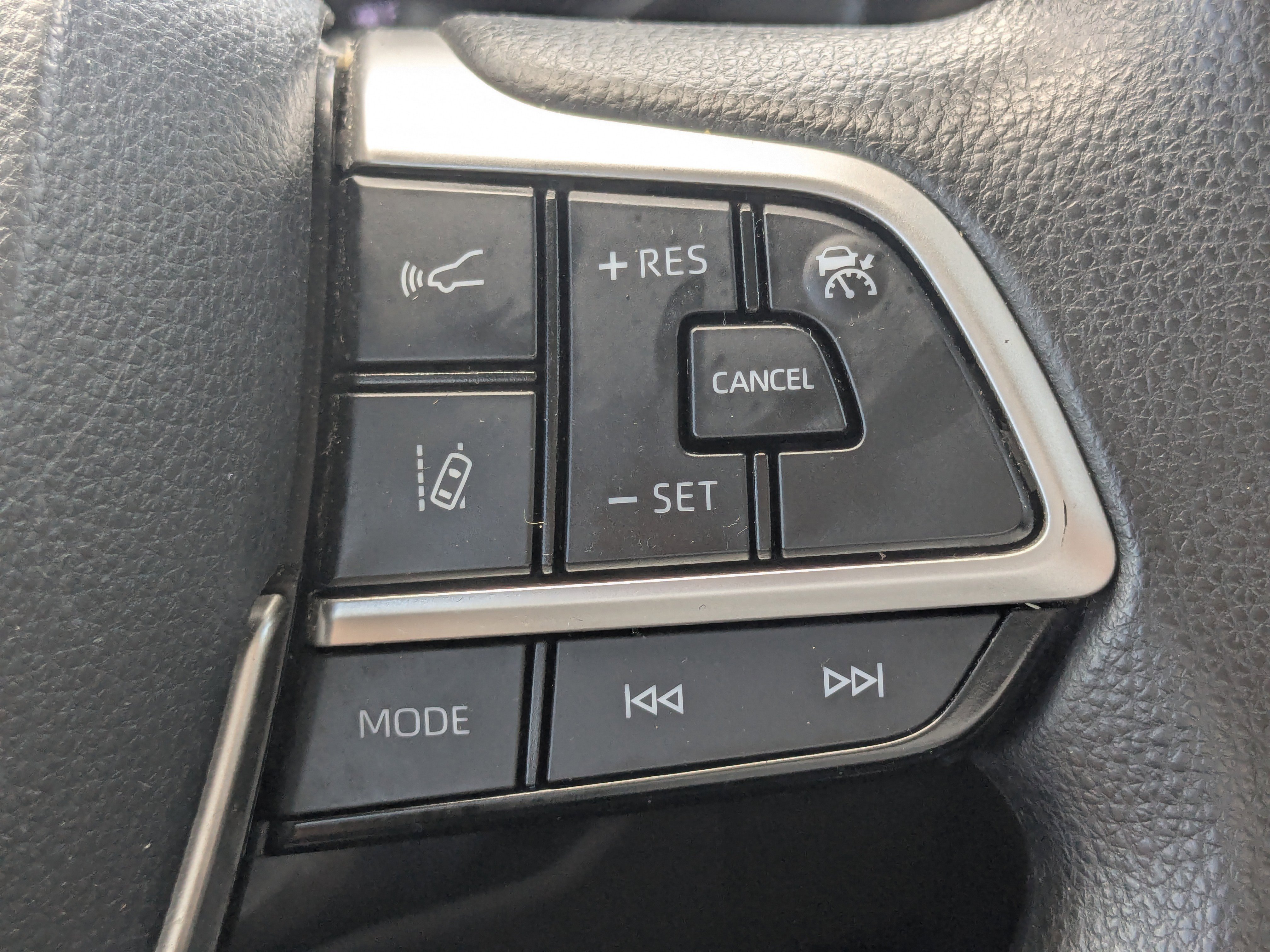 Used 2021 Toyota Sienna LE w/ LE Plus Package image 32