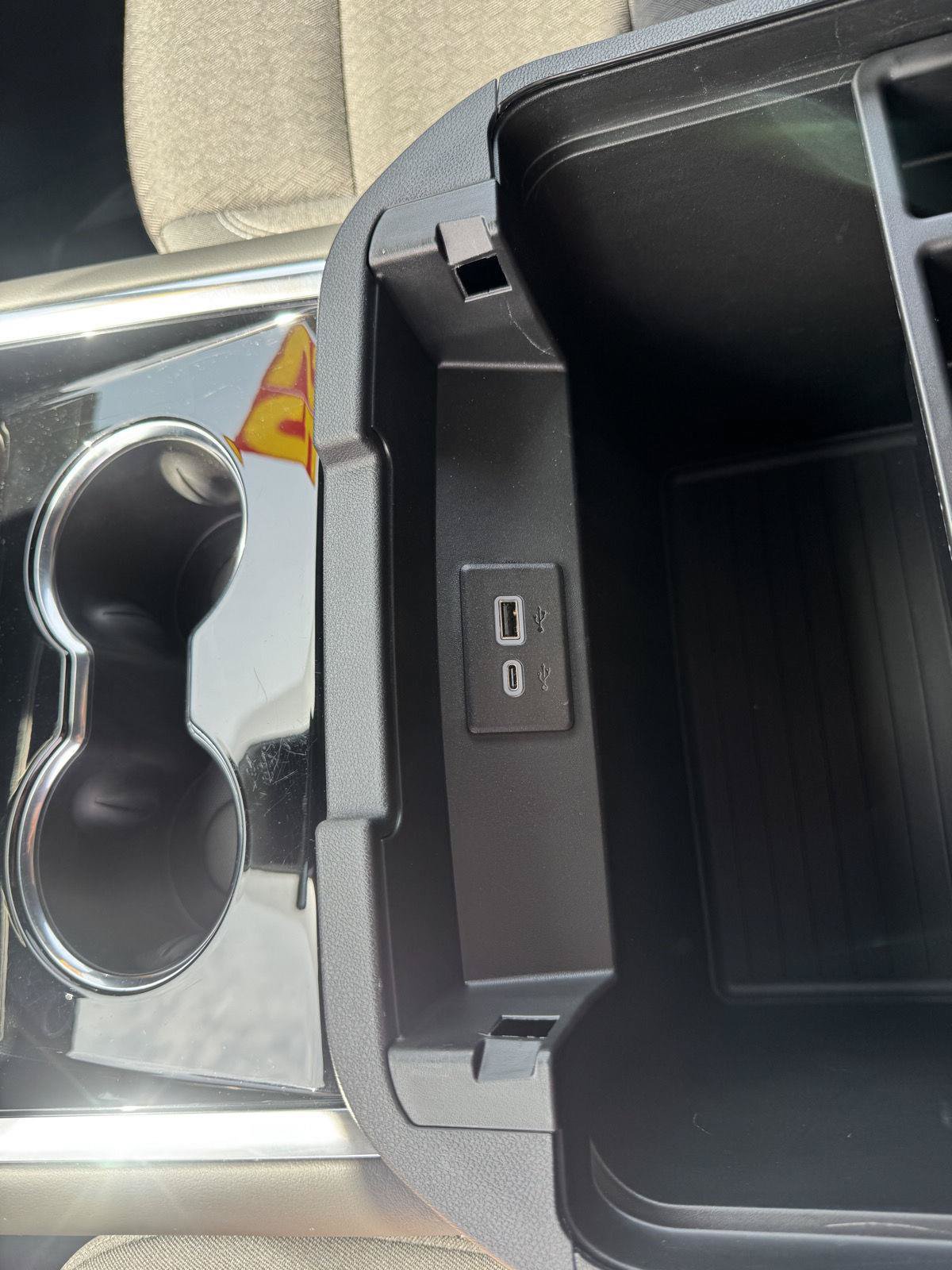 Used 2025 Chevrolet Suburban LS AWD/4WD image 43