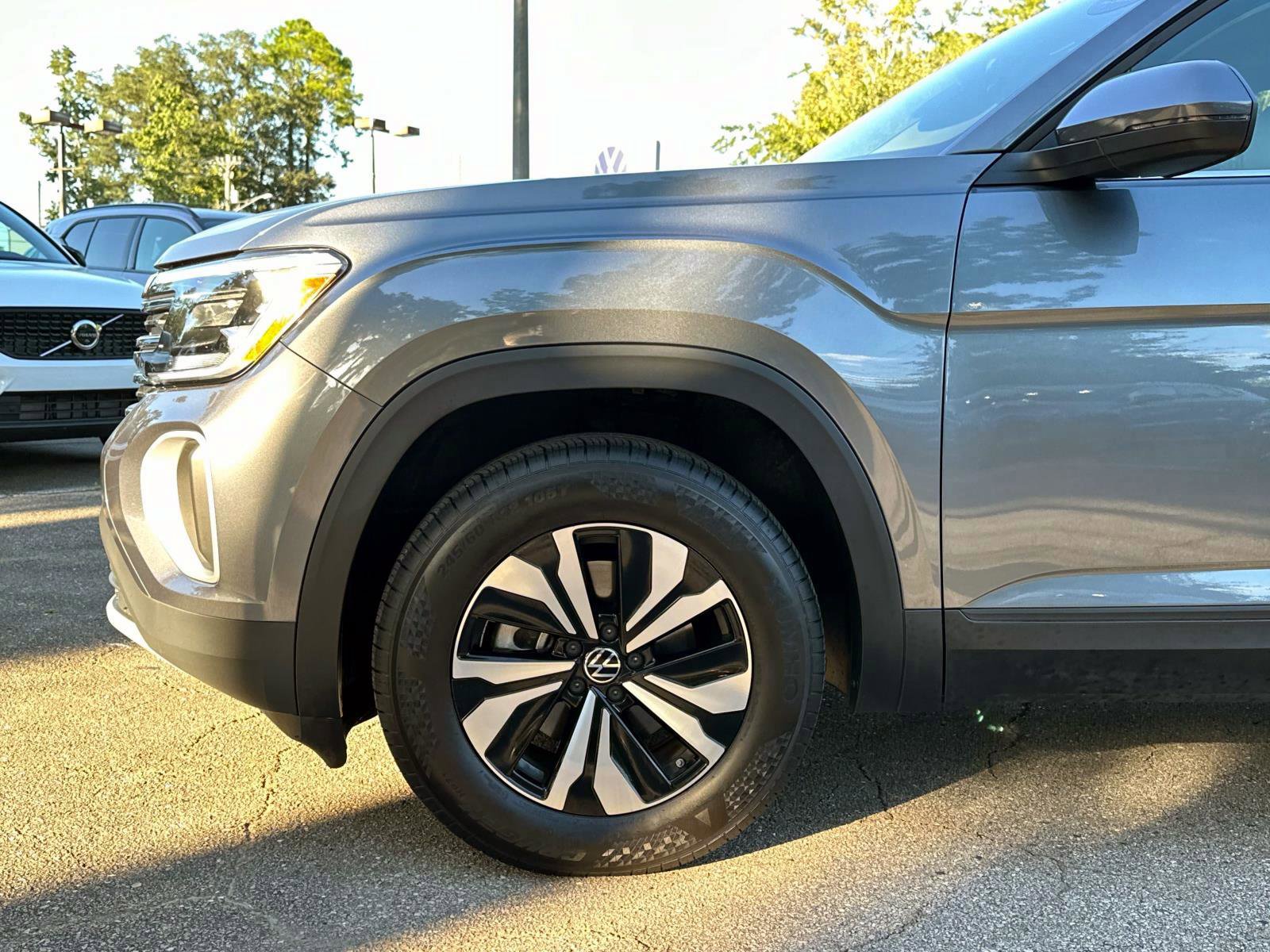 Certified 2025 Volkswagen Atlas SE image 10
