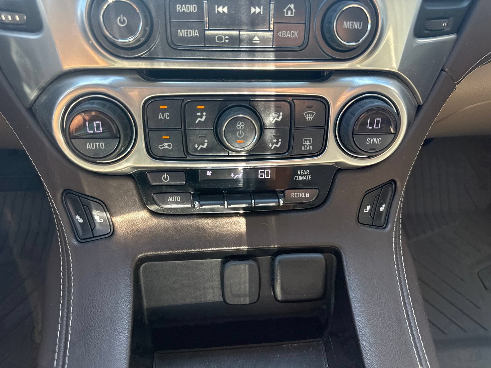 Used 2019 Chevrolet Tahoe LT w/ Luxury Package AWD/4WD image 30