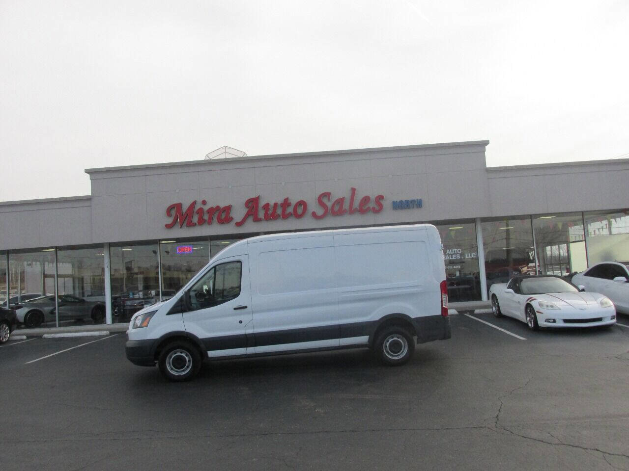 Used 2018 Ford Transit 250 148 Medium Roof image 2