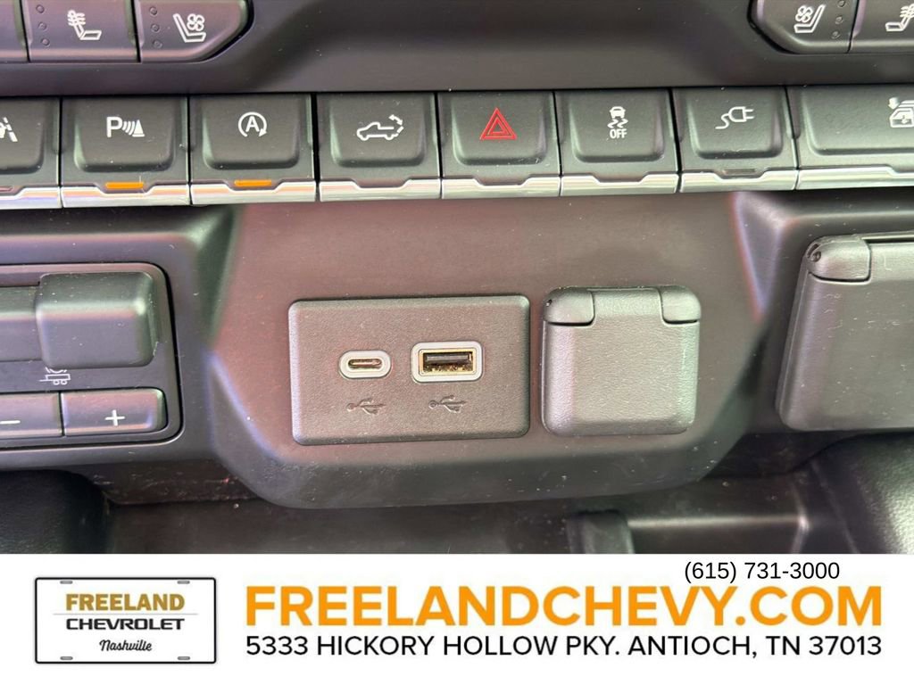 Used 2019 Chevrolet Silverado 1500 High Country w/ Technology Package image 32