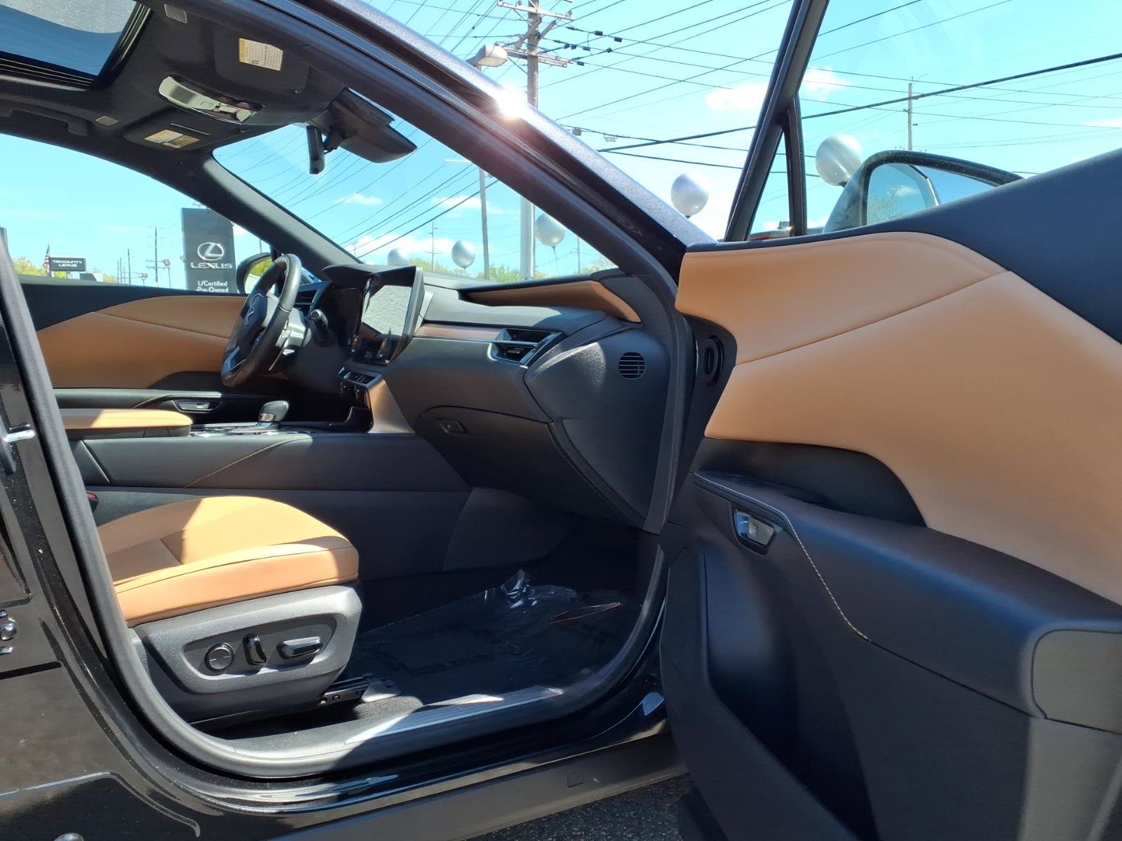 Used 2023 Lexus RX 350 Premium w/ Accessory Package AWD/4WD image 13