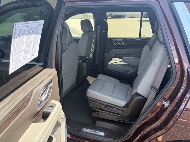 Used 2022 Chevrolet Tahoe LT w/ Luxury Package AWD/4WD image 12