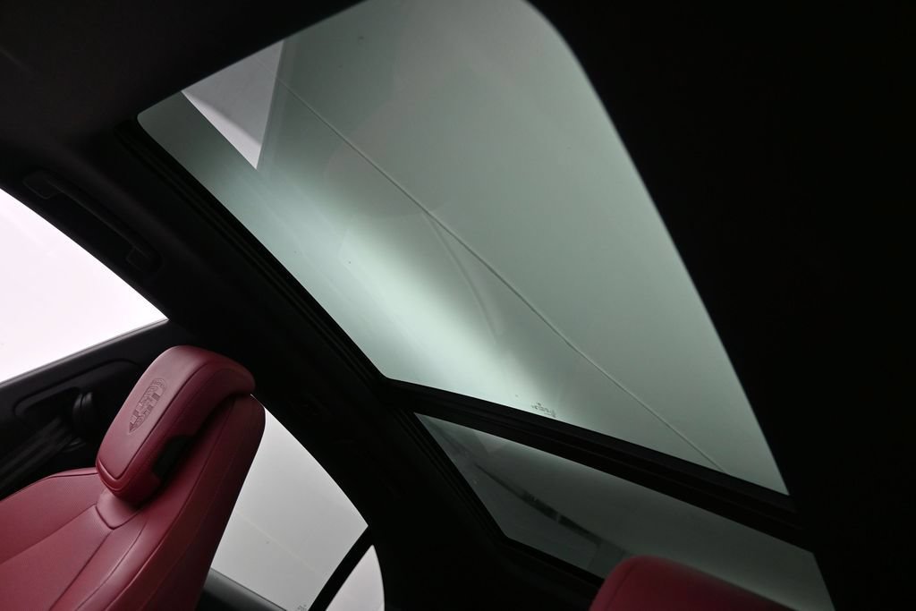 Certified 2025 Porsche Macan Electric RWD image 11