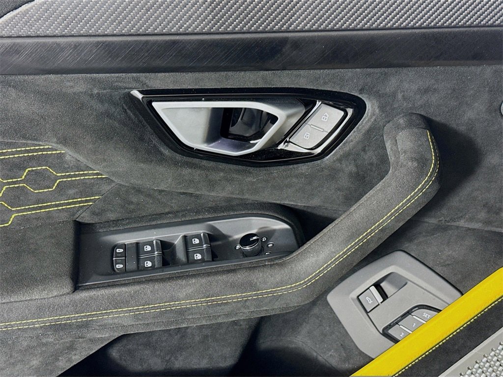 Used 2024 Lamborghini Urus Performante image 18