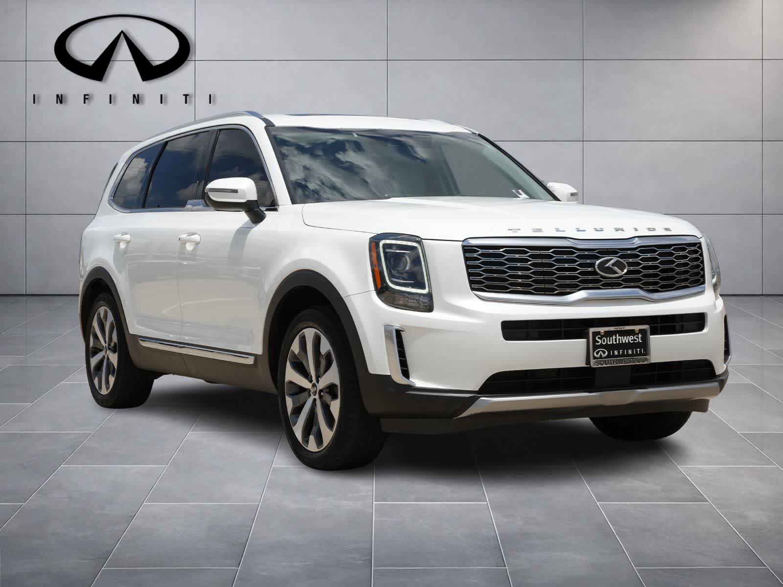 Used 2020 Kia Telluride EX w/ EX Premium Package FWD image 3