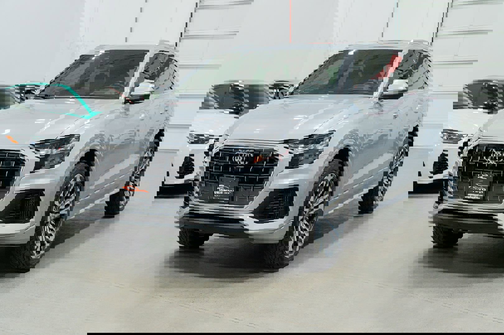 Used 2019 Audi Q8 Prestige w/ Towing Package image 3