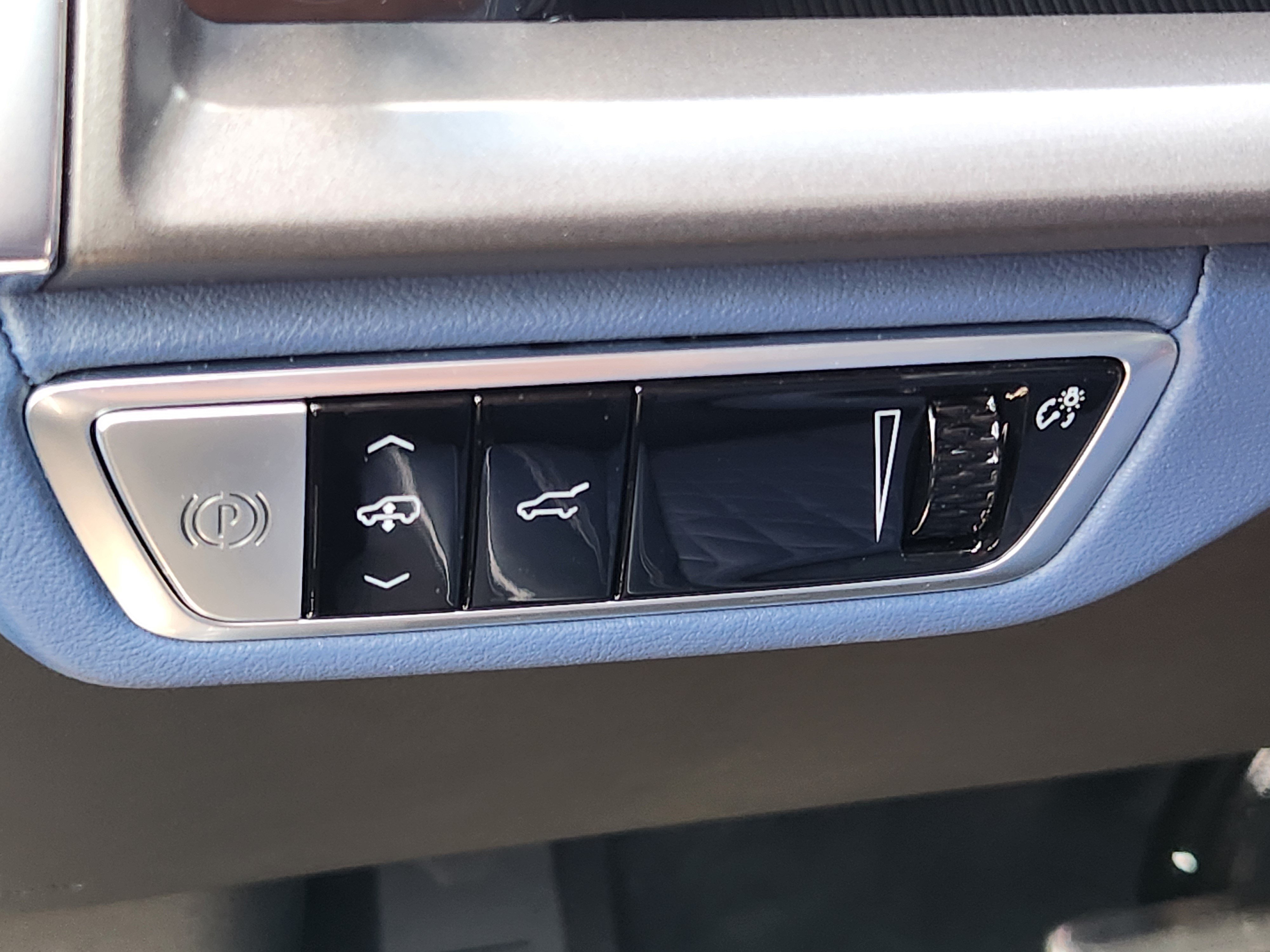 New 2026 Cadillac Vistiq Premium Luxury AWD/4WD image 24