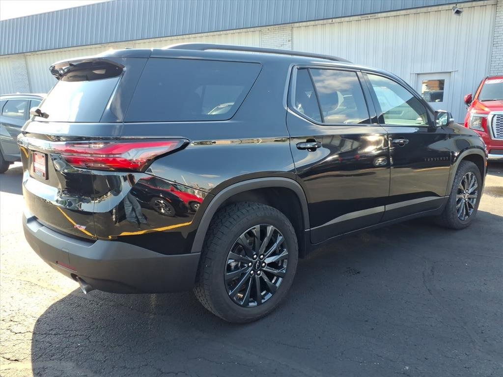 Certified 2023 Chevrolet Traverse RS image 3